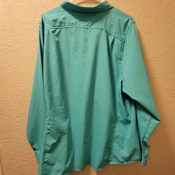 Alpine Design lightweight tech series, long sleeve button down. - Picture 5 of 5